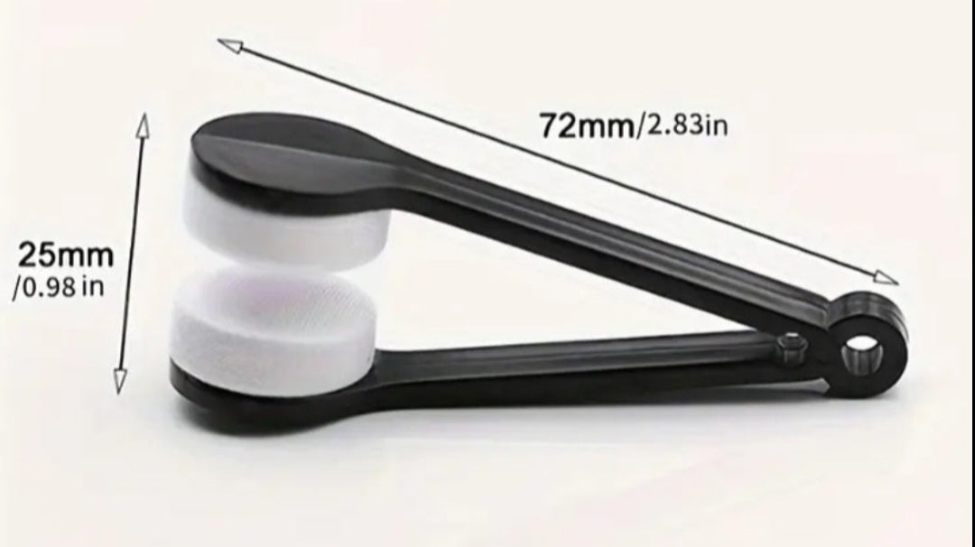 Eyeglass Cleaning Brush