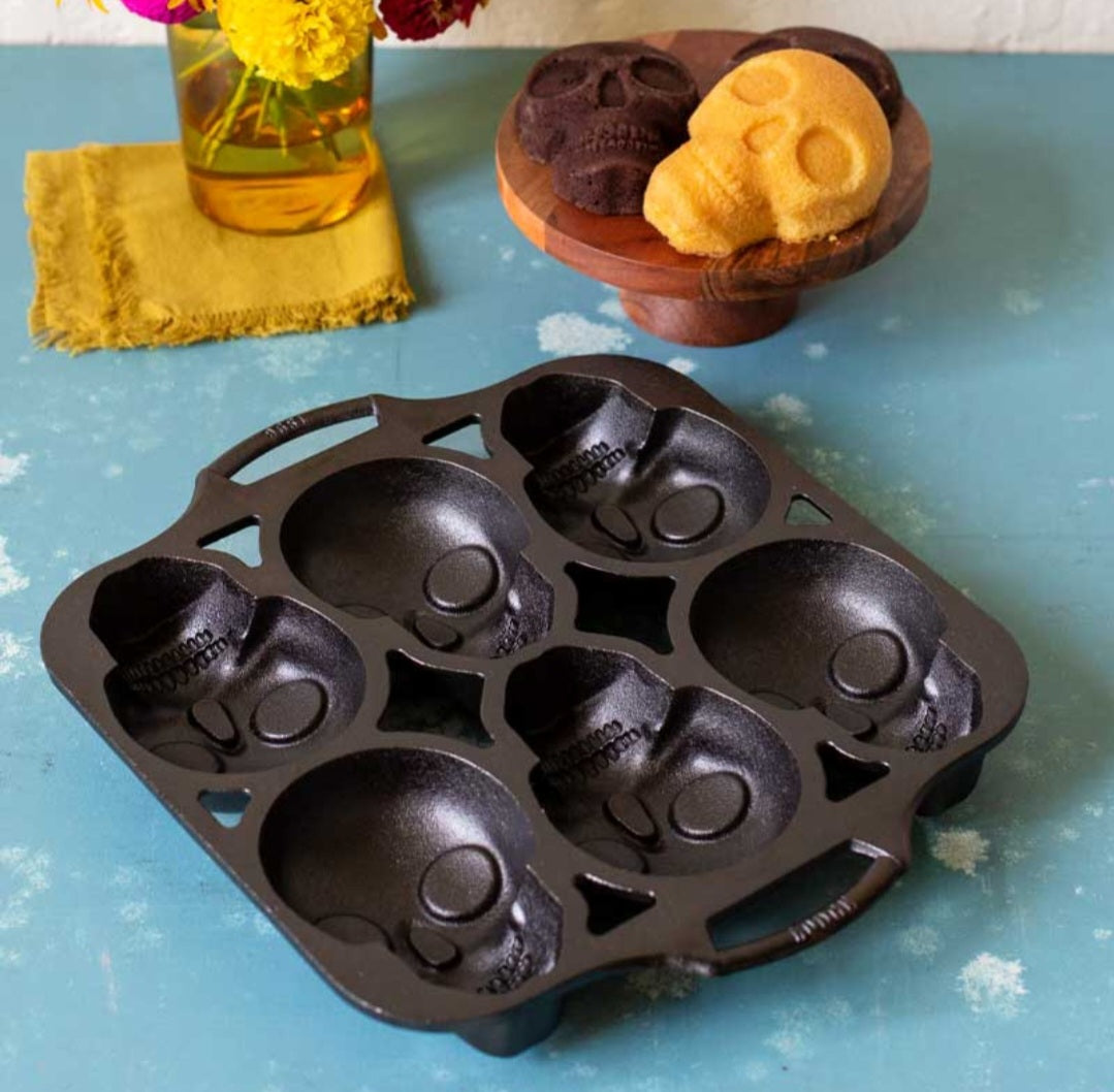 Lodge Cast Iron Skull Mini Cake Pan