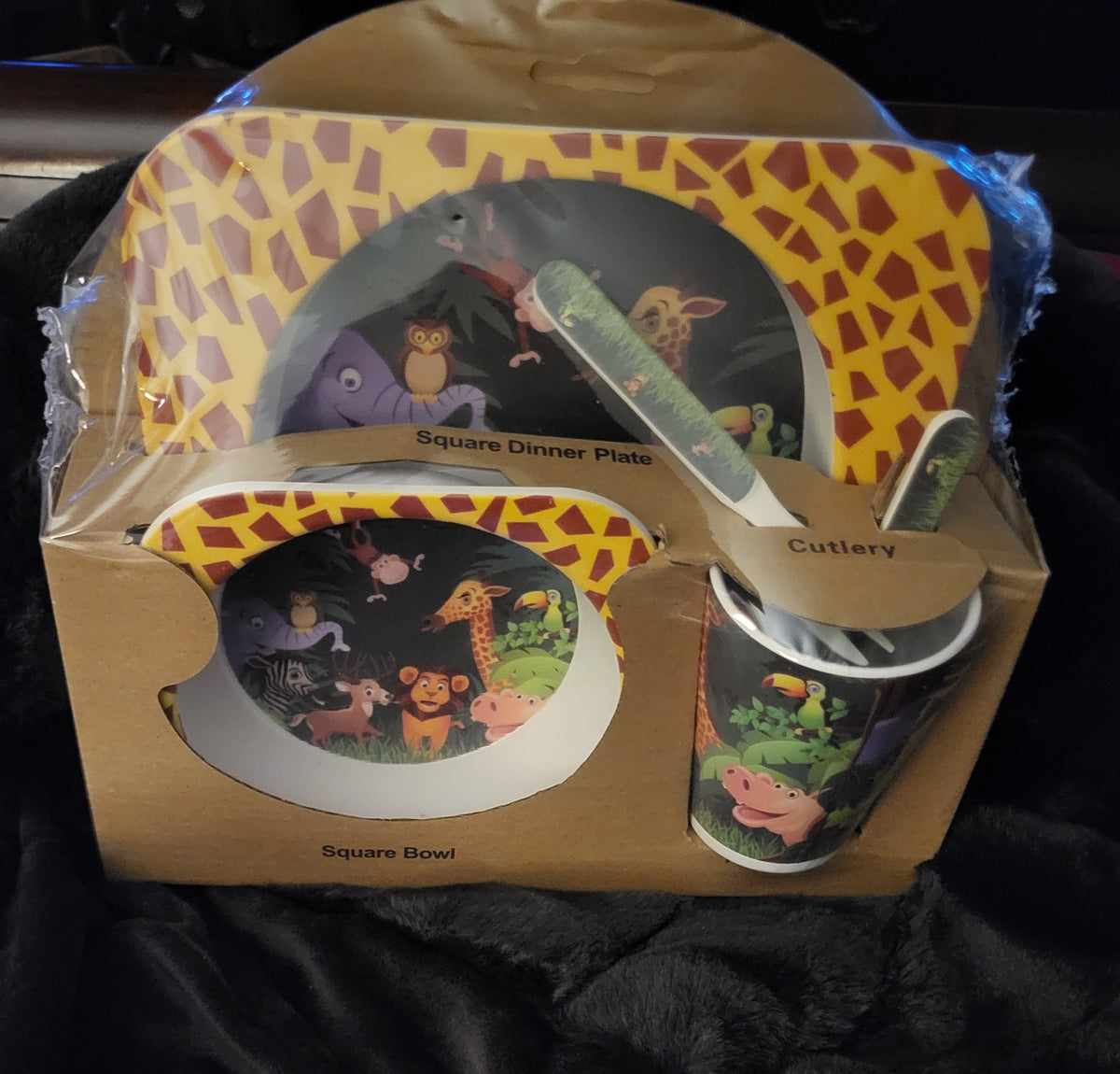 5-Piece Children's Dinnerware Set Colorful Safari Animal Pattern