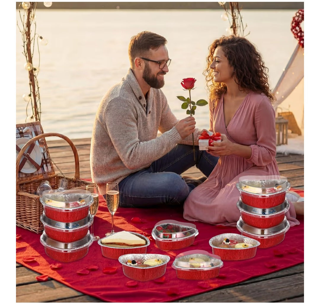 Red Heart Shaped Aluminum Foil Disposable Pans with Lids 7.4" (5 Pieces)